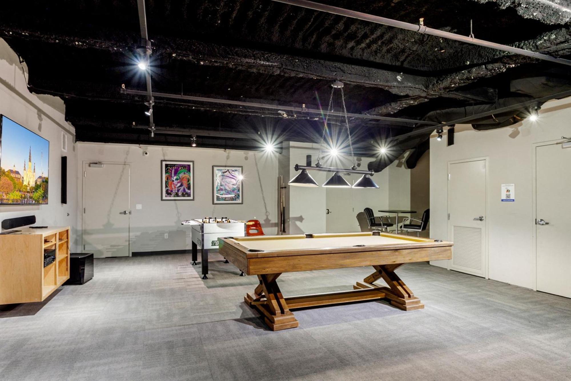 Upscale Condos And Penthouses Close To Canal And Bourbon St ニューオーリンズ エクステリア 写真
