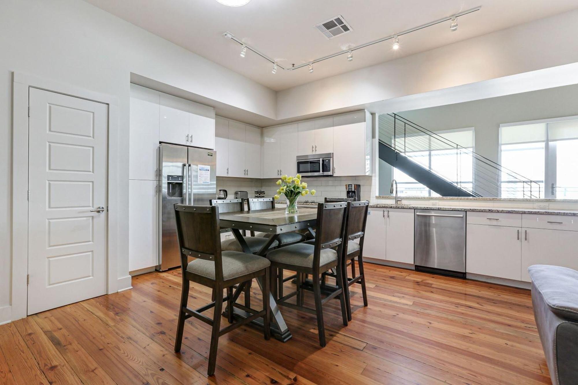 Upscale Condos And Penthouses Close To Canal And Bourbon St ニューオーリンズ エクステリア 写真