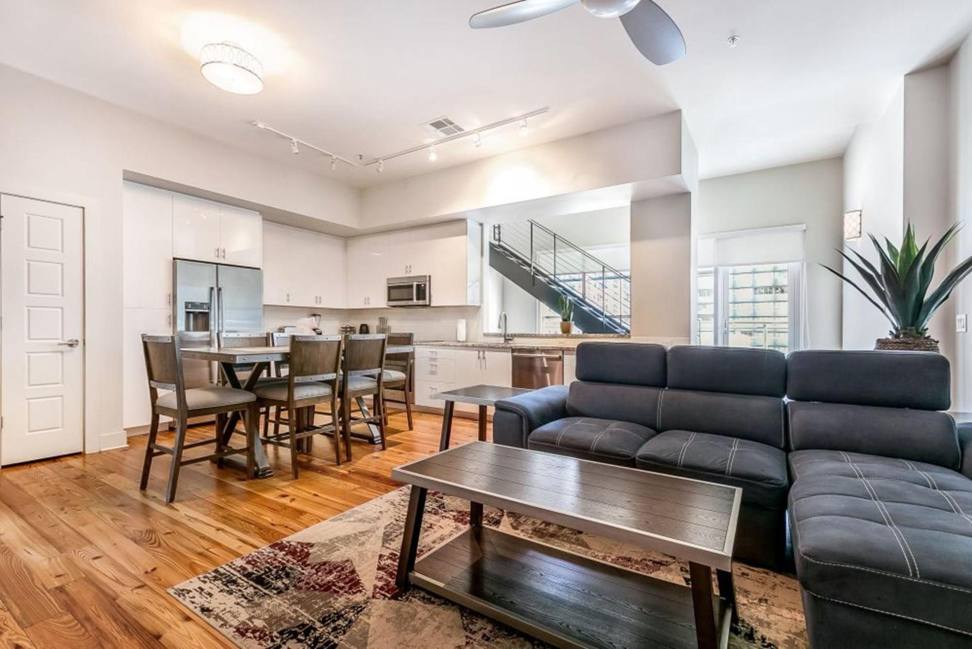 Upscale Condos And Penthouses Close To Canal And Bourbon St ニューオーリンズ エクステリア 写真