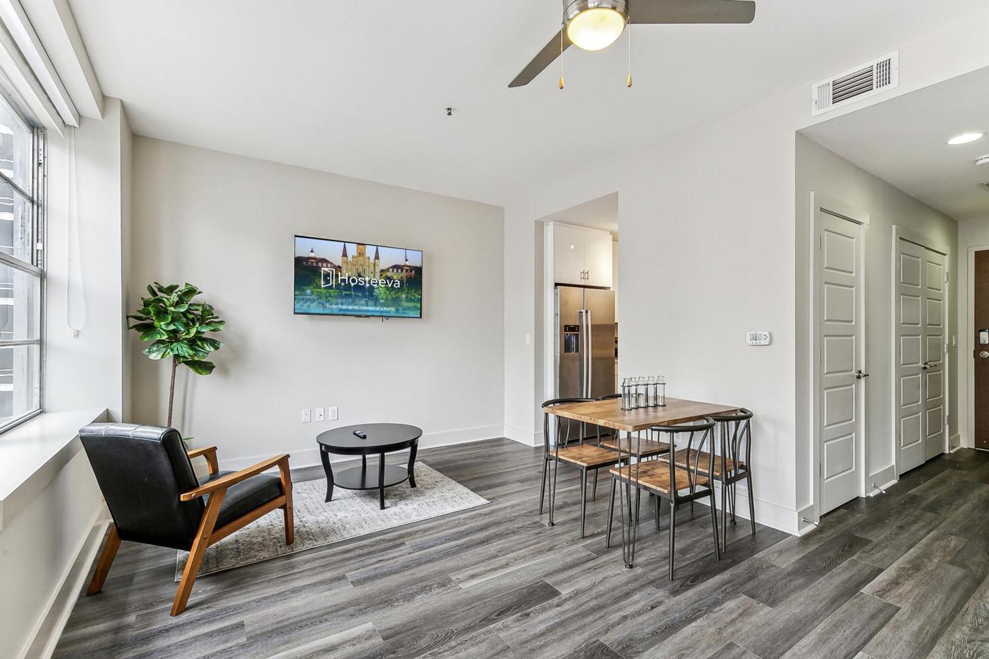 Upscale Condos And Penthouses Close To Canal And Bourbon St ニューオーリンズ エクステリア 写真