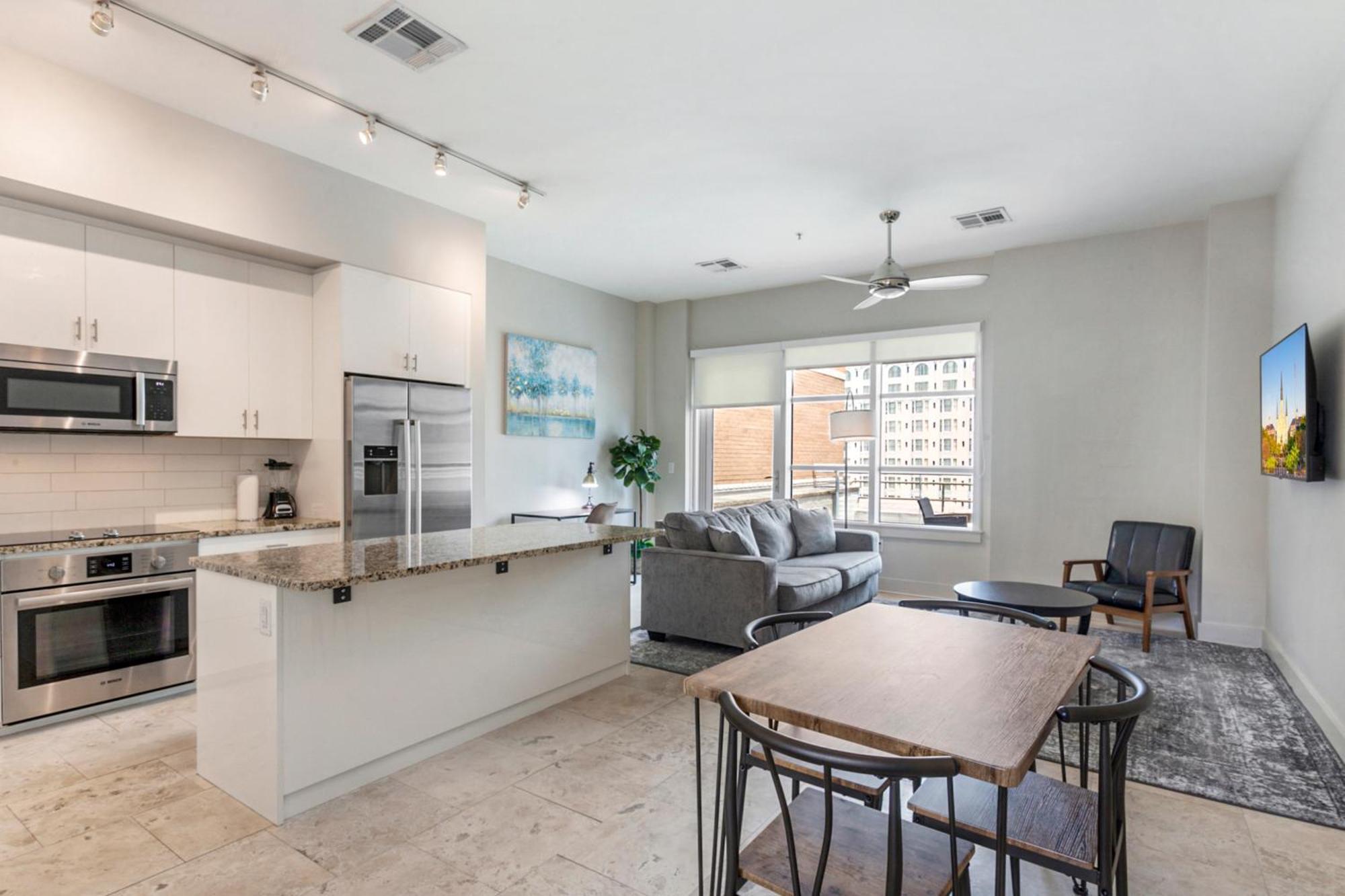 Upscale Condos And Penthouses Close To Canal And Bourbon St ニューオーリンズ エクステリア 写真