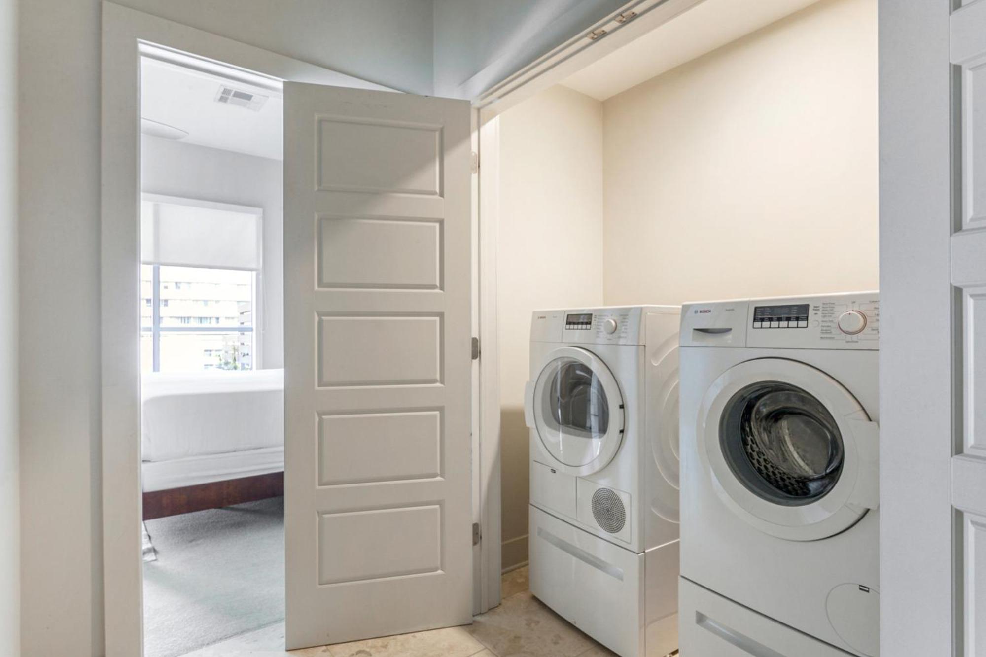 Upscale Condos And Penthouses Close To Canal And Bourbon St ニューオーリンズ エクステリア 写真