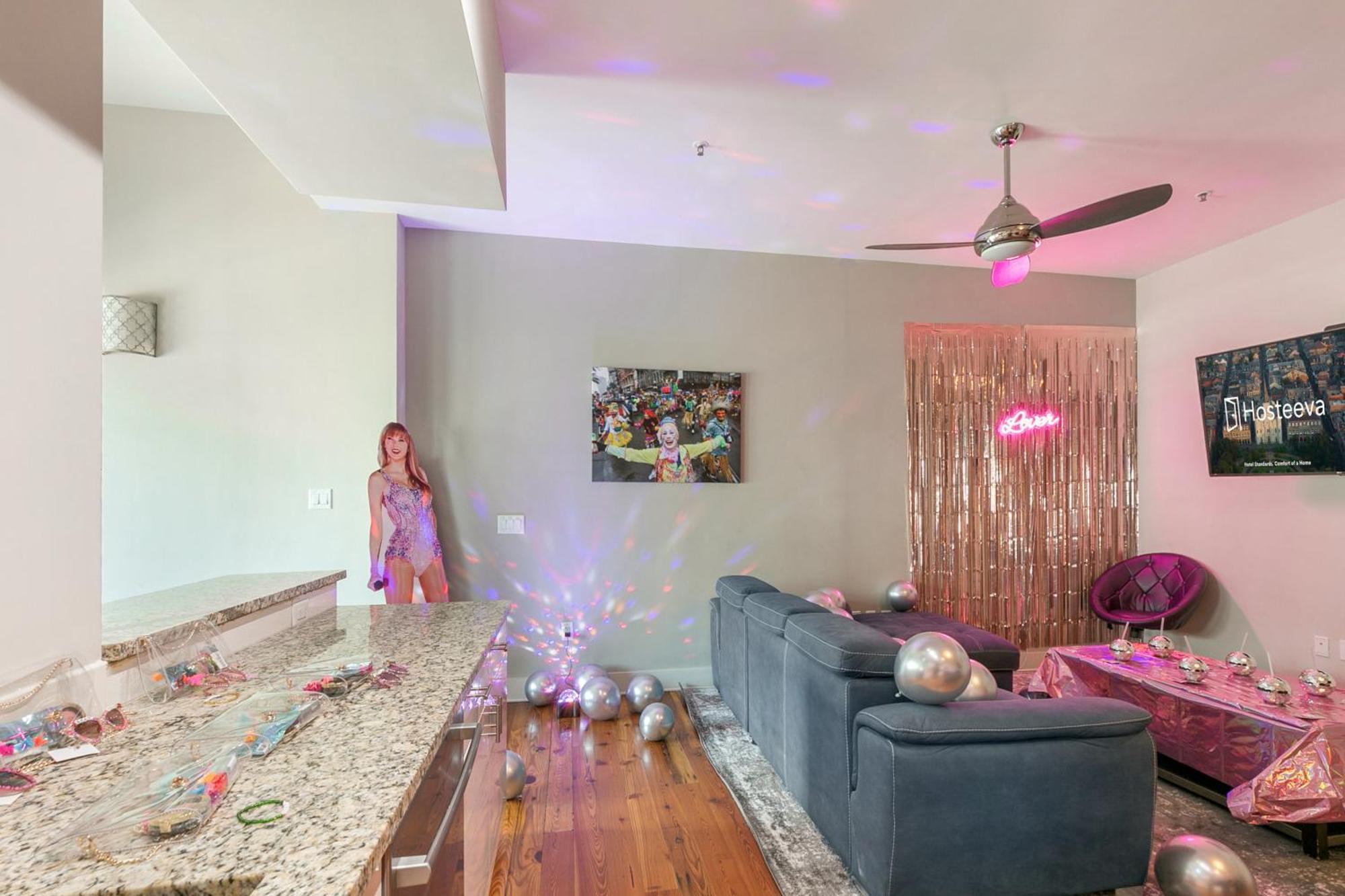 Upscale Condos And Penthouses Close To Canal And Bourbon St ニューオーリンズ エクステリア 写真