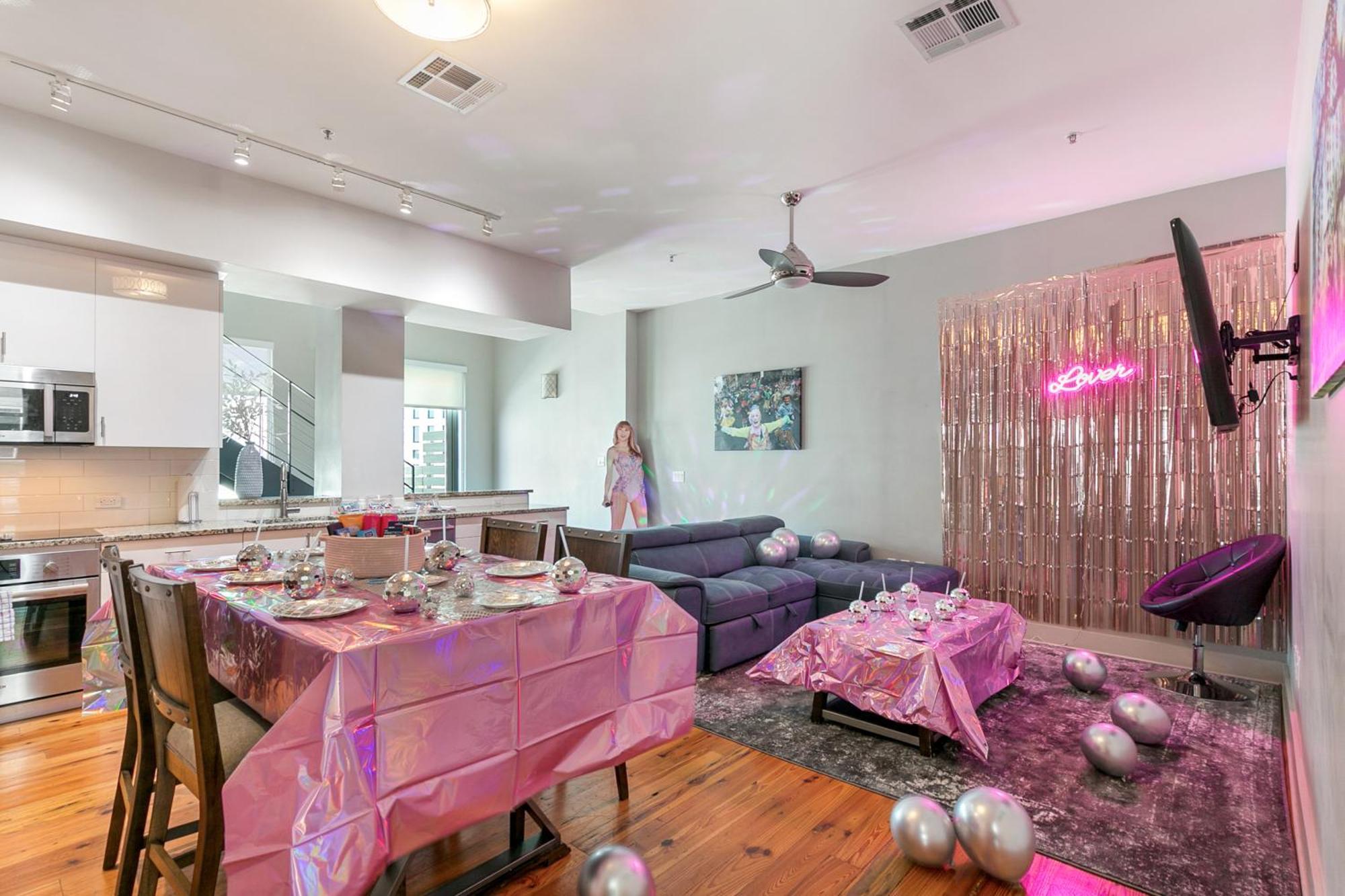 Upscale Condos And Penthouses Close To Canal And Bourbon St ニューオーリンズ エクステリア 写真