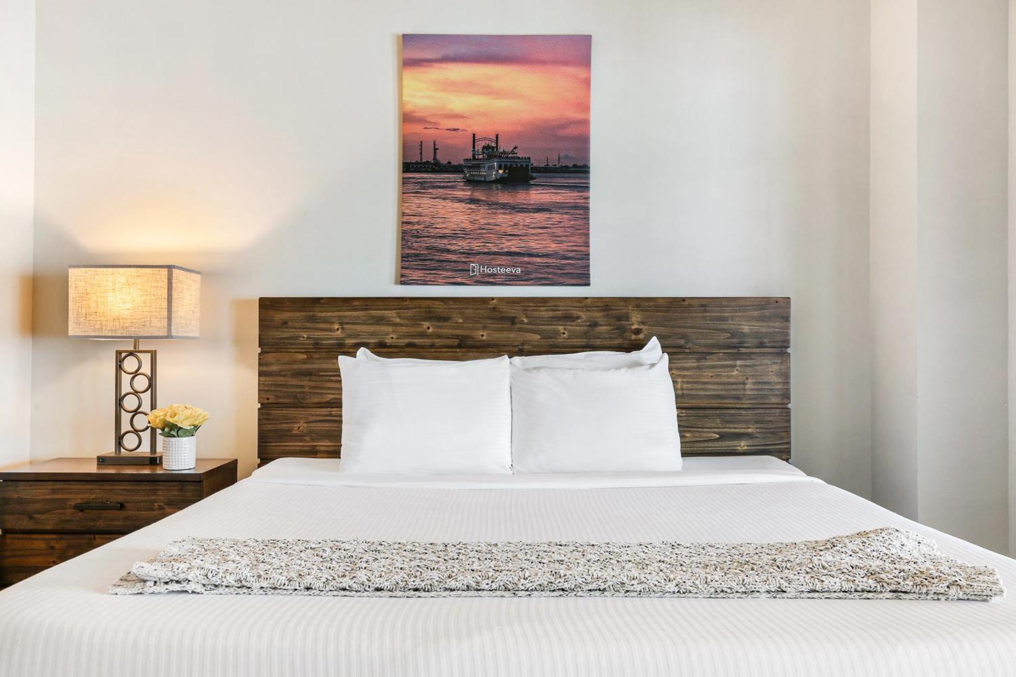 Upscale Condos And Penthouses Close To Canal And Bourbon St ニューオーリンズ エクステリア 写真